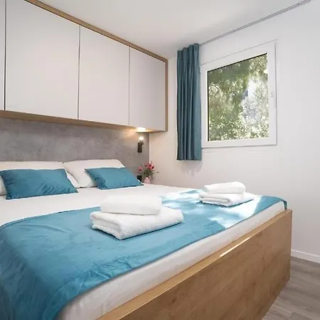 By The Sea - 25263 아파트